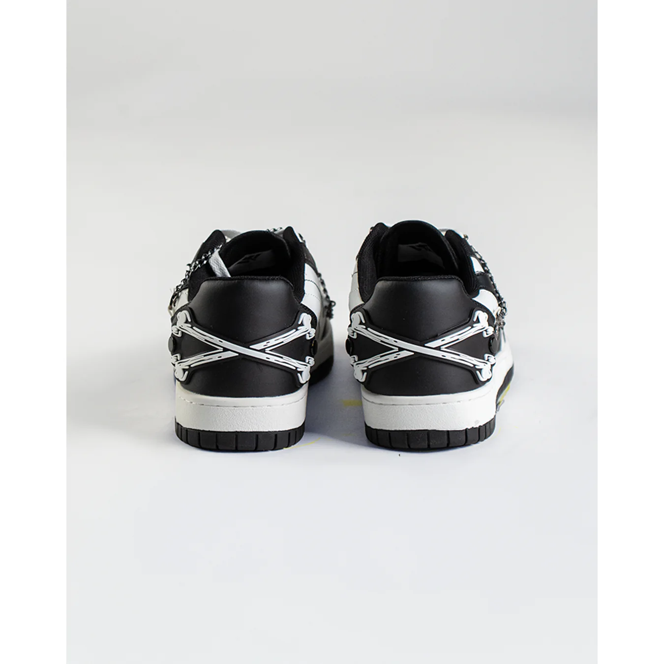 COURT CLASSIC SNEAKERS (PANDA) - Image 2