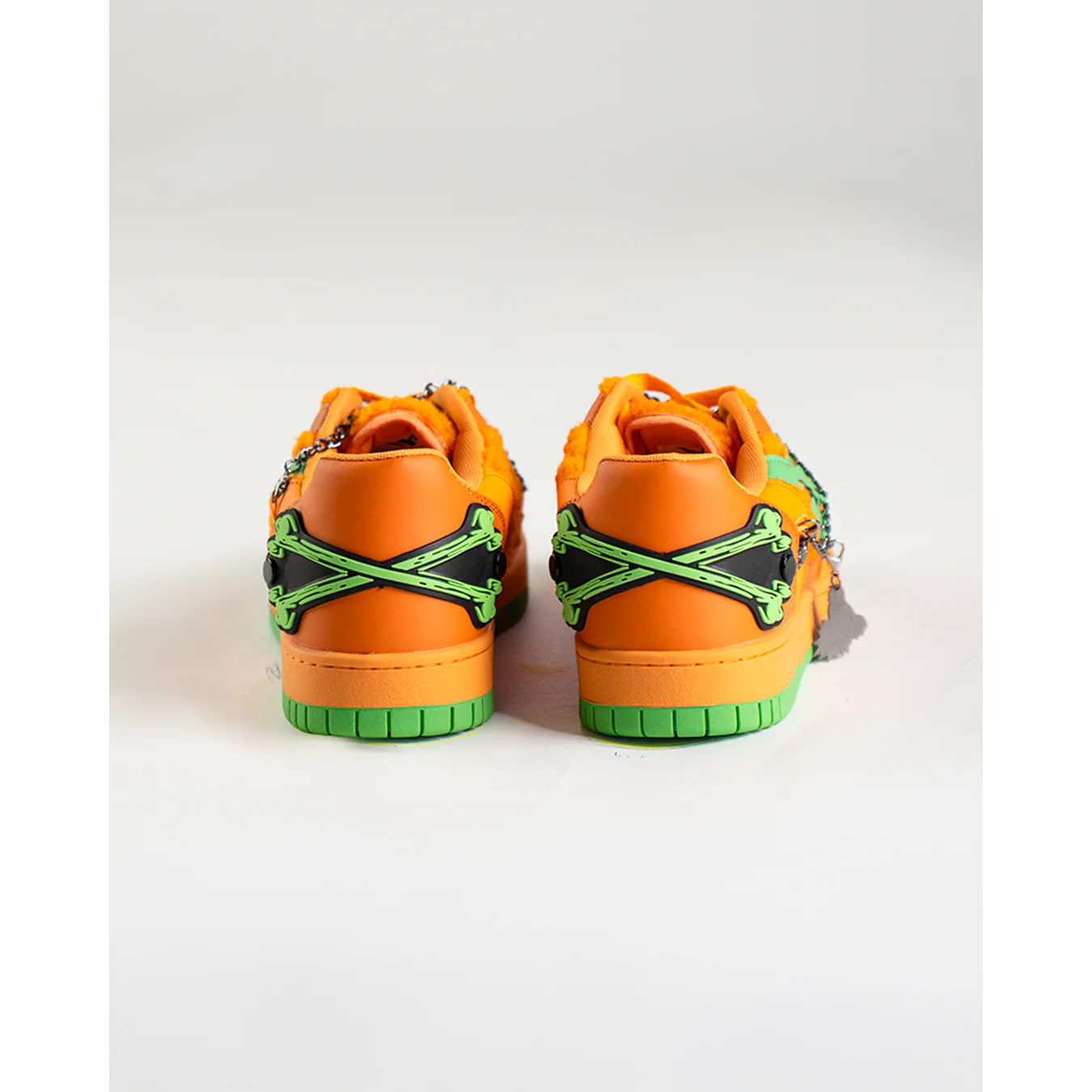 COURT CLASSIC SNEAKERS (UNCHAINED BEARS ORANGE) - Image 3