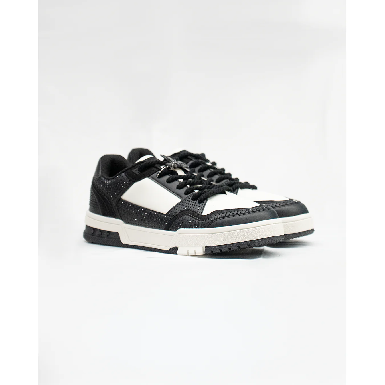 VULTURE SNEAKERS (BLACK & WHITE)
