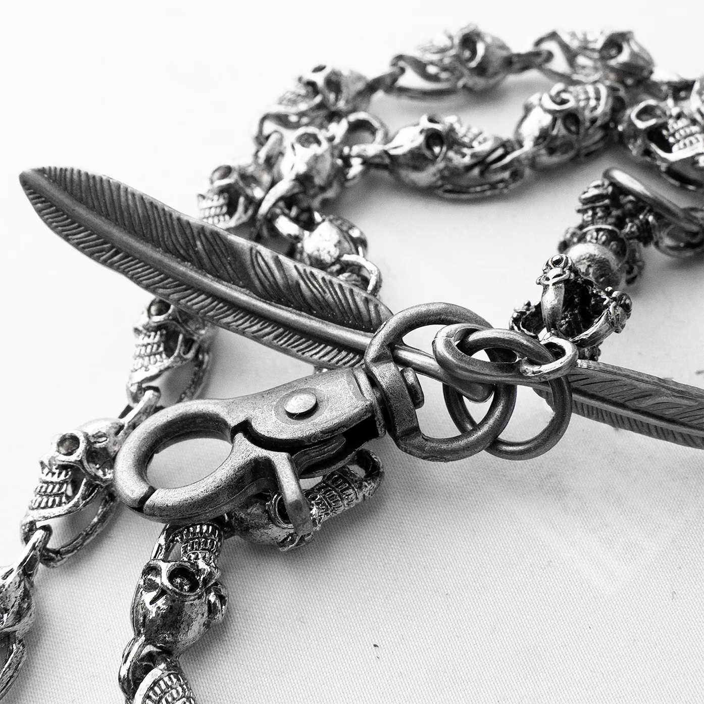 Silver Skull Feather Pant Chain - Image 3