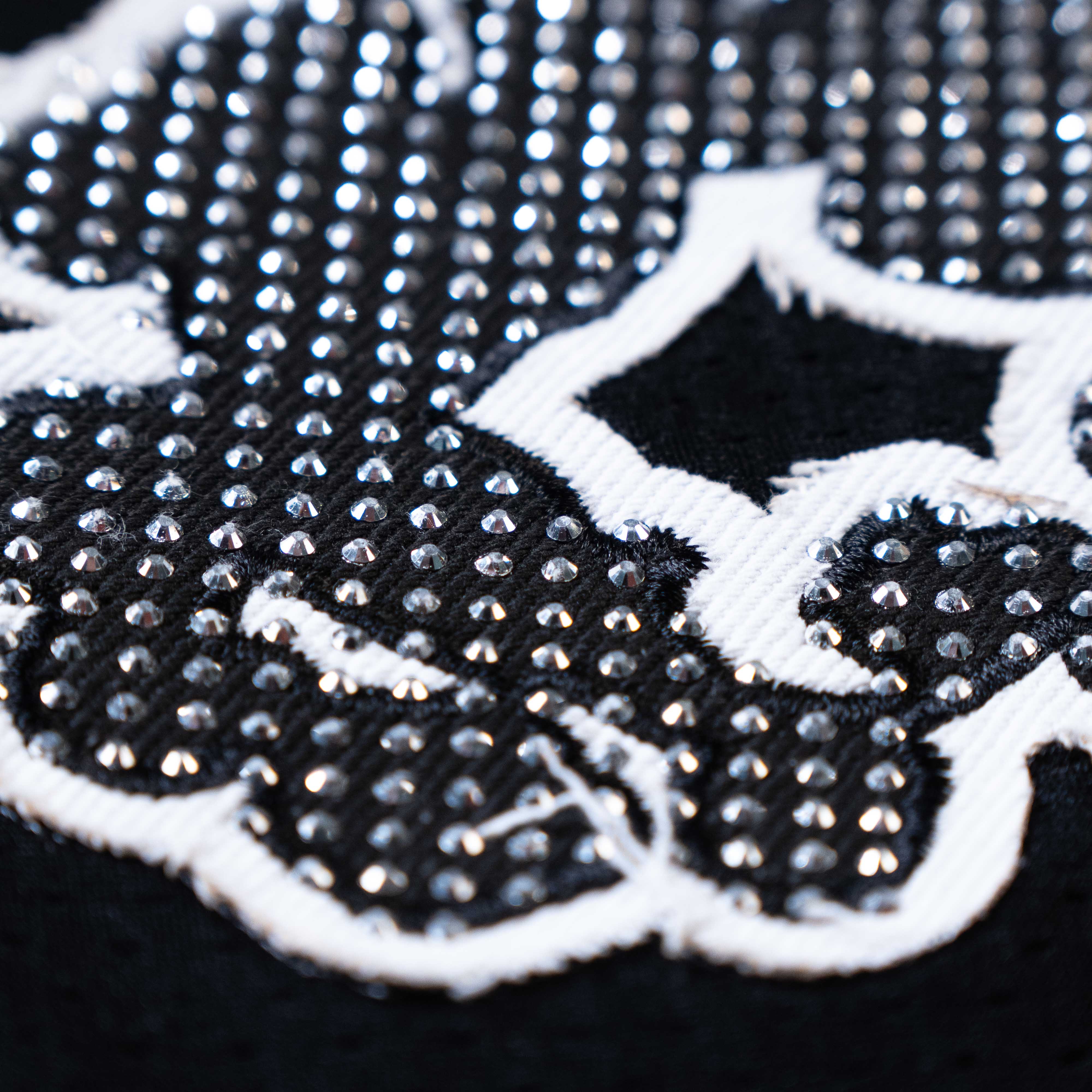 WATSON COTTON WREATH RHINESTONE BASKETBALL JERSEY (BLACK) - Image 4