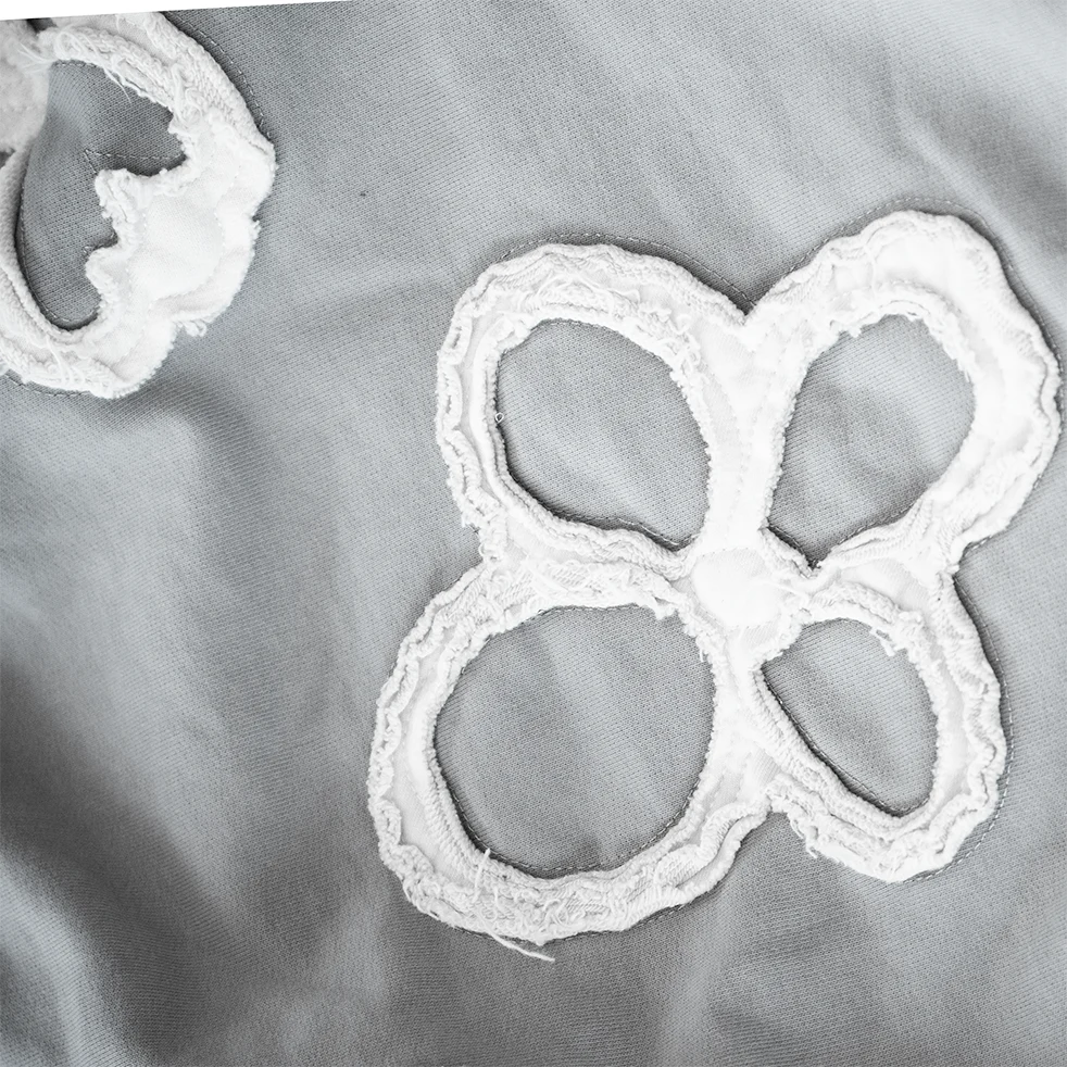 FLOWER APPLIQUE HOODIE (GRAY) - Image 3